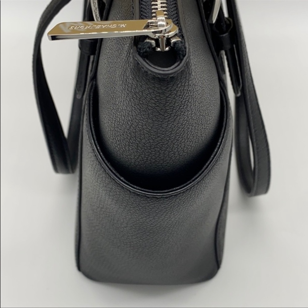 MICHAEL KORS CHARLOTTE LARGE TOP ZIP Black Tote - Picture 4 of 16